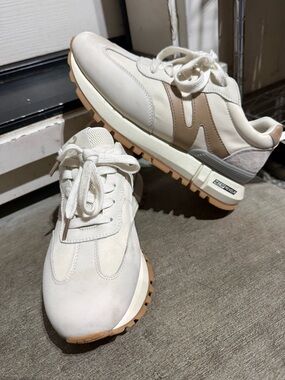 Cream & Tan Casual Runner Sneakers